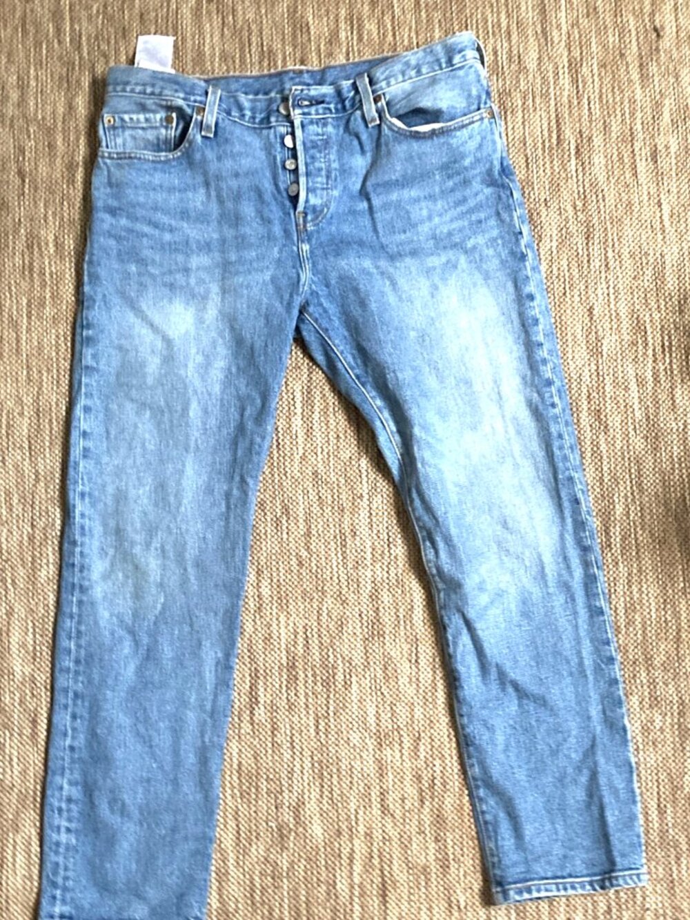 Levi's Women's Blue Light Wash Denim Jeans Straight Fit Mid Rise 5 Pocket